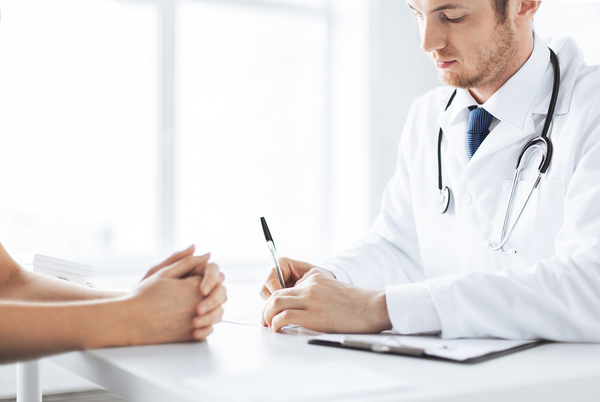 locum tenens physician with patient